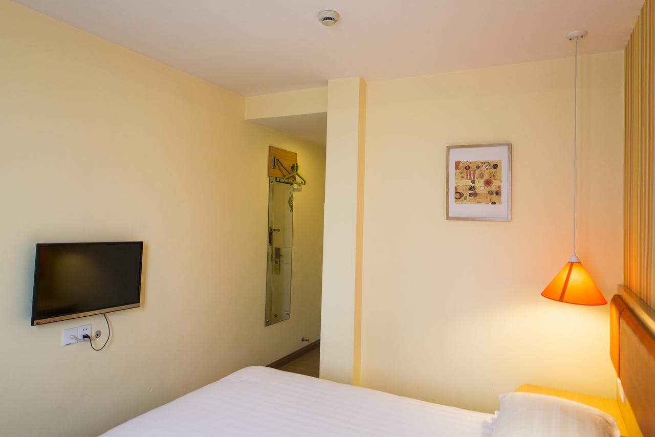 Home Inn Chengdu Kuanzhai Alley New City Square Kültér fotó